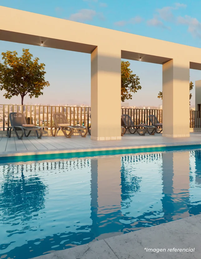Piscina al aire libre y zonas de descanso en edificio Franklin 358.