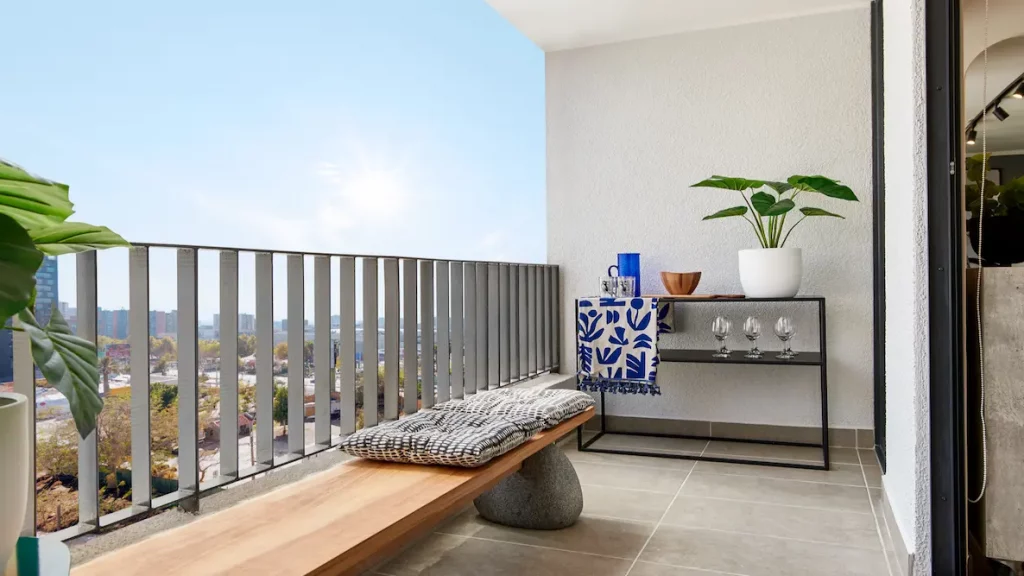 Terraza de departamentos en venta en La Florida con entrega inmediata.